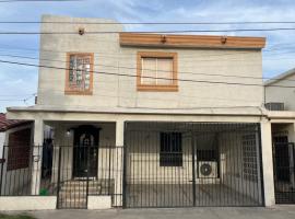 Casa grande y centrica, 3 cuartos y 2 baños，位于埃莫西约的酒店