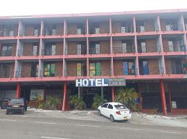 Hotel Los Toboganes，位于亨达的酒店