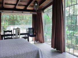 VILLA ELENA un refugio en el bosque，位于El Manzanillo的低价酒店