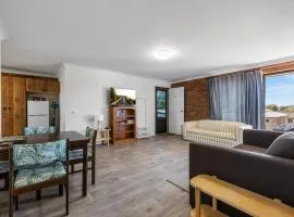 3 Turtles Unit 6 of 49 Landsborough St SWR - No sheets or towels provided