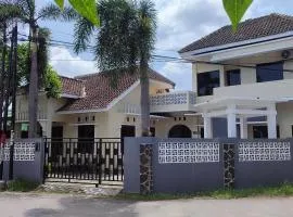 Emir Homestay