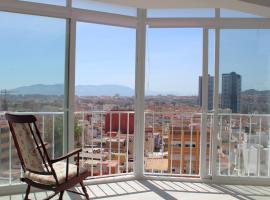 Rare find! Skyline view-Modern 6 bed 2 bath flat in the heart of Málaga，位于马拉加的民宿