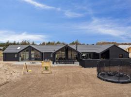 Lovely Home In Hvide Sande With Sauna，位于比耶勒高的酒店