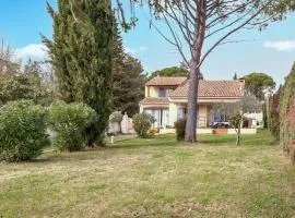 Stunning Home In Loriol-Du-Comtat