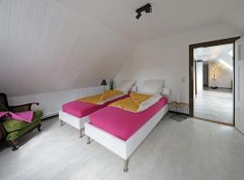 Ferienwohnung am Schwimmteich 2，位于Lachendorf的酒店