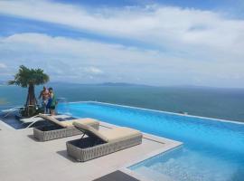Copacabana Luxury sea-view room with infinity pool01，位于乔木提恩海滩的酒店