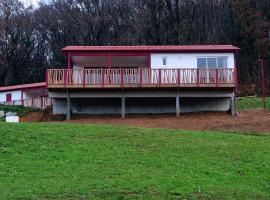 Chalet dans un parc résidentiel de loisirs，位于阿斯帕朗的酒店