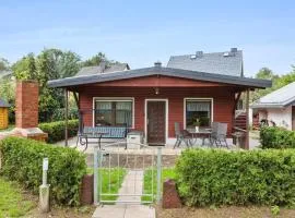 Ferienhaus mit naturnahen Badeteich