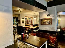 The Black Swan Hotel，位于莱伯恩的酒店