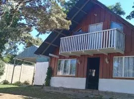 Casa atardecer, cabaña de montaña