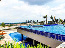 Double Storey Pool at Trio Setia by HCK，位于巴生的带泳池的酒店