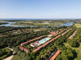 Green Village Eco Resort，位于利尼亚诺萨比亚多罗的酒店