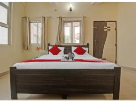 AK VILAS - BEST BUDGETED HOTEL IN JAIPUR，位于斋浦尔阿梅尔堡路的酒店