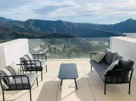 Extra large Luxury property with Spa, 3 min to Marbella city center