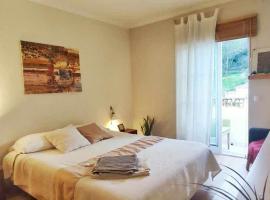 Lovely Bedroom in Aljezur，位于阿尔热祖尔的酒店