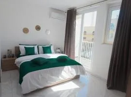 Bedroom with Private Bathroom and Balcony Best Area St Julians