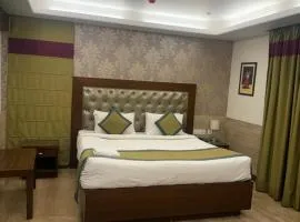 Hotel Luxury Resident - Banjara hills city view with complimentary breakfast