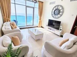 4 Bedrooms apartment with pool and beach access