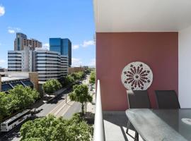 CBD 2BR Apartment at 96 North Tce - Free Parking，位于阿德莱德的公寓