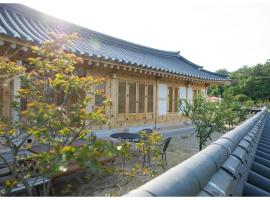 Daebudo Paper Museum Hanok Pension