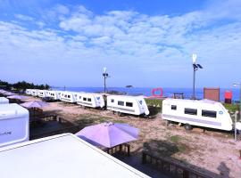 Goseong chungganjeong caravan，位于固城的酒店