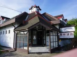 Május 1 Vendégház - Torony