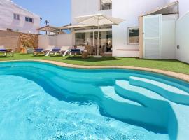 Casa Nikydan with privat pool，位于卡拉达沃的酒店