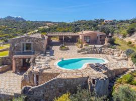 Sardinia Family Villas - Villa Letizia with private pool and seaview，位于坎尼吉翁的度假屋