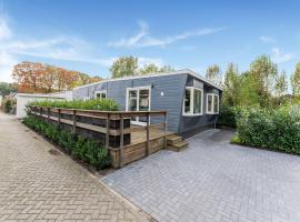 Charming Holiday Home in Kaatsheuvel near Efteling，位于卡茨休维尔的别墅