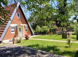 House on Danube with Sauna - Happy Rentals，位于Opatovac的酒店