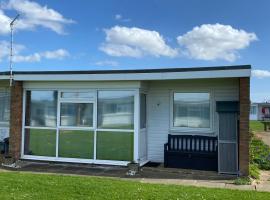 95 Sundowner, Hemsby, Norfolk，位于赫姆斯比的酒店