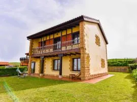 Cómoda casa con vistas al mar y gran jardín.