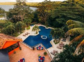 Papagayo Golden Palms Beachfront Hotel，位于Papagayo, Guanacaste利韦利亚机场 - LIR附近的酒店