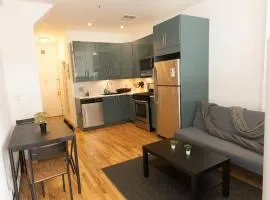 Mins to NYC Captivating warm studio apt