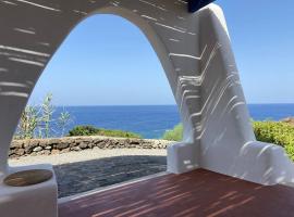 Pantelleria, villetta sul mare，位于Scauri的酒店