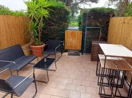 Charmant Studio en rez de jardin dans propriété privé pour 4 personnes