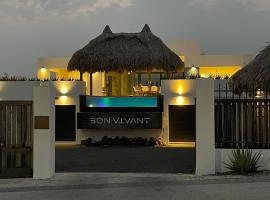 Villa met zeezicht & infinitypool Jan Thiel Curacao，位于简蒂埃尔的酒店