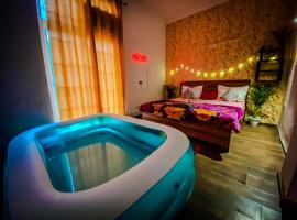 Luxury Apartment with Private Pool - Romantic Gold by Love Lounge，位于大诺伊达的酒店