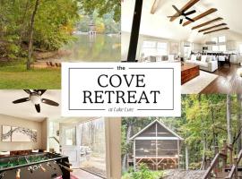 The Cove Retreat- Hot Tub/Screened Porch/Game Room，位于卢尔湖的酒店