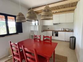 Casa Mimosa - Algarve，位于波尔蒂芒的自助式住宿