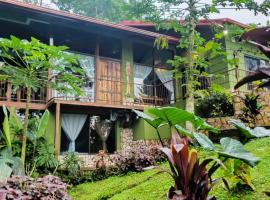 La Fortuna Rainforest Glass Cabin With Suite，位于福尔图纳的木屋