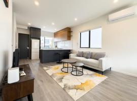 Modern 3-bds townhouse in South Auckland，位于奥克兰的别墅