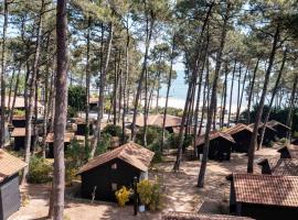 Slow Village Biscarrosse Lac，位于比斯卡罗斯的豪华帐篷营地