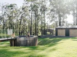 Forever Sunday - Plunge Pool, Woodfire pizza oven, Outdoor firepit