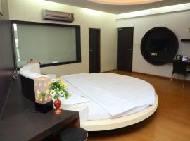 Vits Select Grand Inn, Ratnagiri，位于拉特纳吉里的酒店