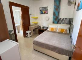 Marina's Rooms Xrisopolitissa Larnaca，位于拉纳卡的民宿