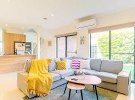 Modern Home in Central Oakleigh East