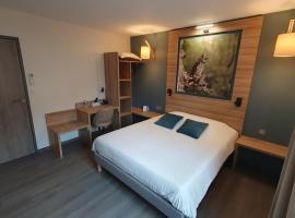 Logis Hôtel - Les Pasteliers，位于拉沃尔的酒店