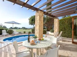 2 bedroom Villa Kornos with private pool and golf views, Aphrodite Hills Resort，位于库克里亚的海滩短租房