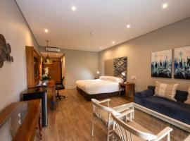 ANEW Resort Hunters Rest Rustenburg，位于勒斯滕堡奥利芬兹尼克大坝附近的酒店